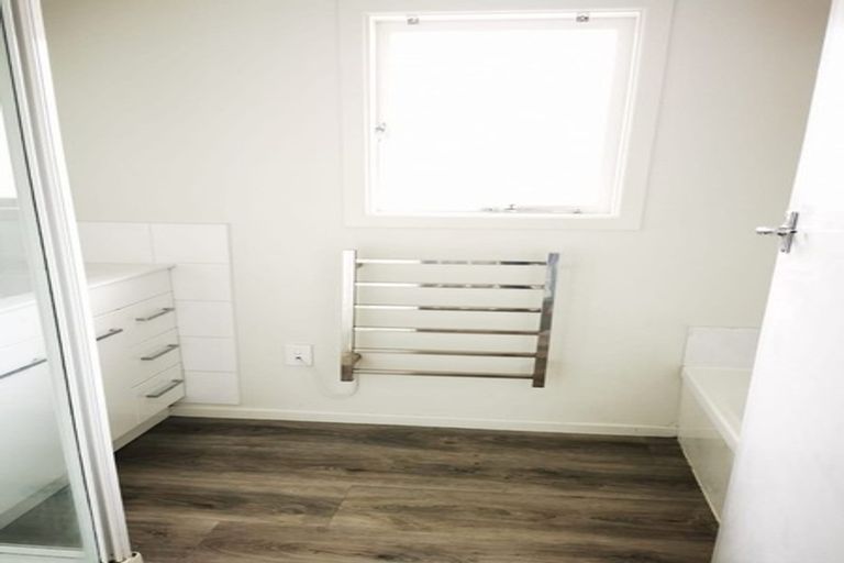 Photo of property in 1/415 Great South Road, Opaheke, Papakura, 2113