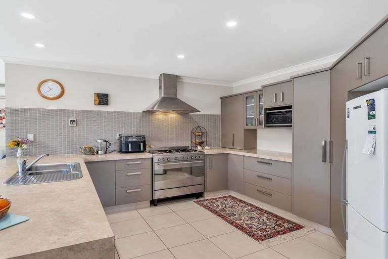 Photo of property in 76 Hillcrest Road North, Raumati Beach, Paraparaumu, 5032