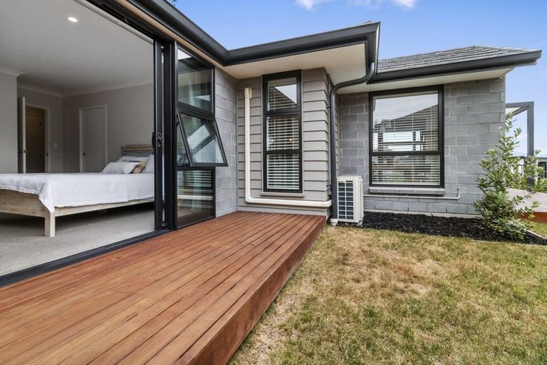 Photo of property in 74 Bert Wall Drive, Omokoroa, 3114