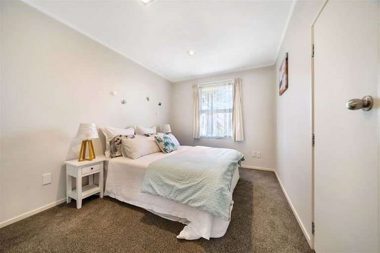 Photo of property in 26 Bodi Place, Te Atatu South, Auckland, 0610