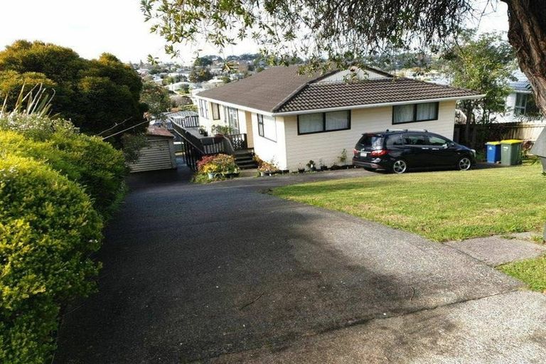 Photo of property in 33 Juniper Road, Sunnynook, Auckland, 0620