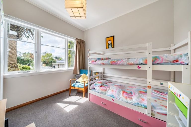 Photo of property in 15 Randwick Crescent, Moera, Lower Hutt, 5010