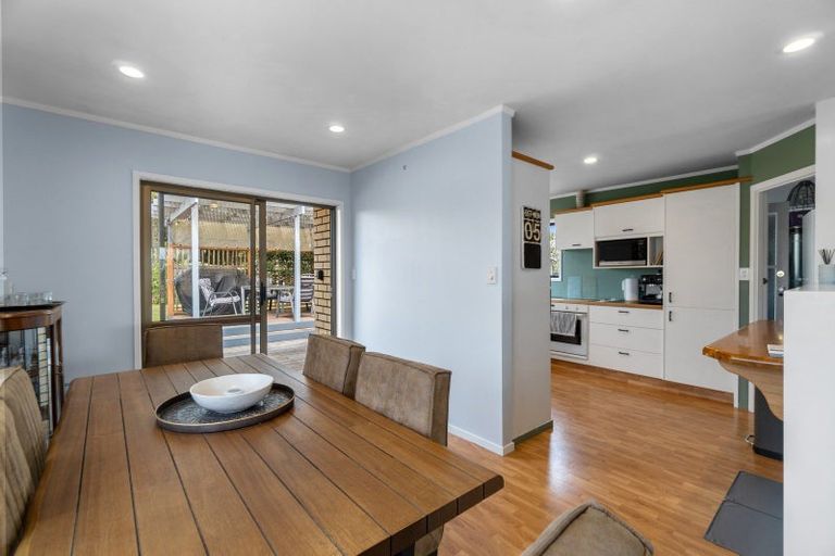 Photo of property in 2 Sheridan Crescent, Leamington, Cambridge, 3432