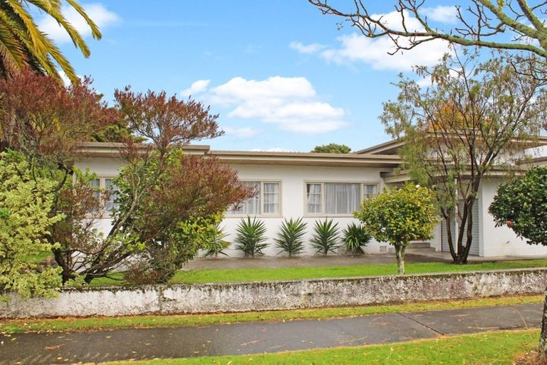 Photo of property in 303 College Street, West End, Palmerston North, 4410