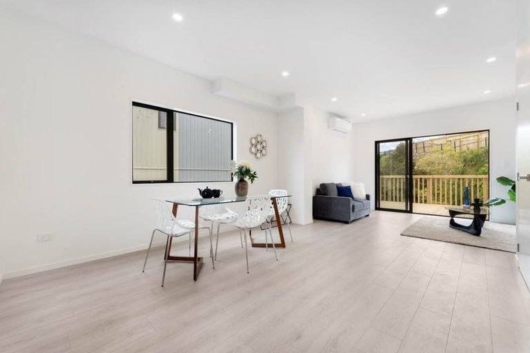 Photo of property in 45b Crestview Rise, Papakura, 2110