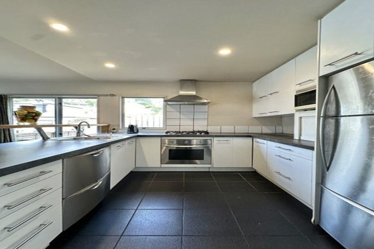 Photo of property in 36 Todman Street, Brooklyn, Wellington, 6021