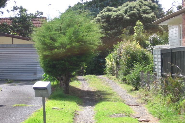 Photo of property in 9 Crocombe Crescent, Beach Haven, Auckland, 0626