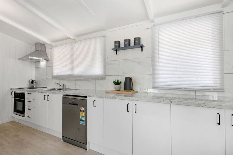 Photo of property in 60 Norana Road, Timberlea, Upper Hutt, 5018