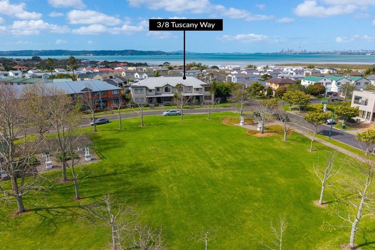 Photo of property in 3/8 Tuscany Way, Te Atatu Peninsula, Auckland, 0610