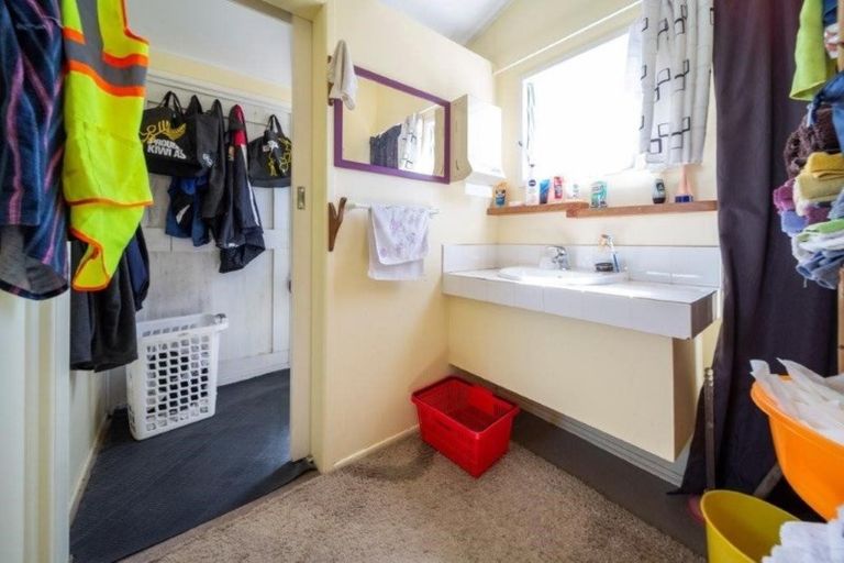 Photo of property in 86 South Road, Manaia, 4612