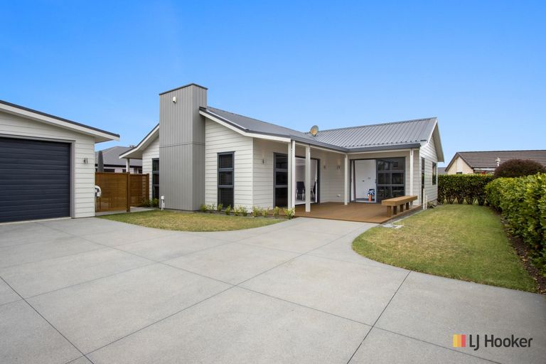 Photo of property in 23 Surfers Avenue, Waihi Beach, 3611