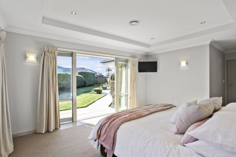 Photo of property in 35 Country Palms Drive, Halswell, Christchurch, 8025