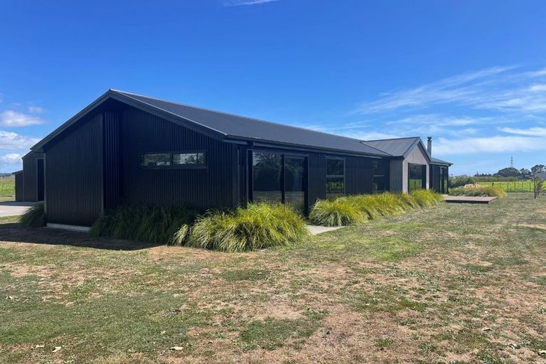 Photo of property in 450 Waitara Road, Huirangi, New Plymouth, 4373