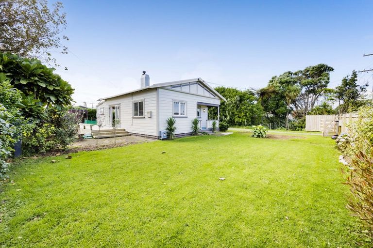 Photo of property in 63 King Street, Opunake, 4616