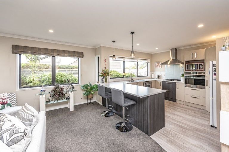 Photo of property in Caversham Park, 2/19 Caversham Road, Westmere, Whanganui, 4501