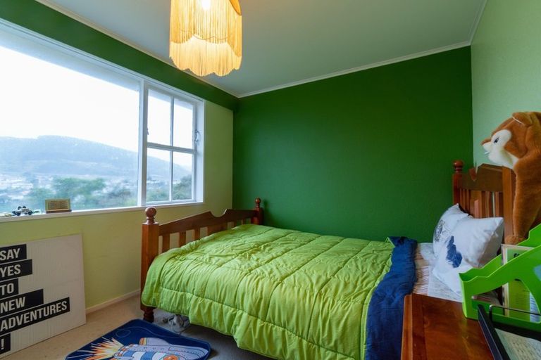 Photo of property in 15 Rembrandt Avenue, Tawa, Wellington, 5028