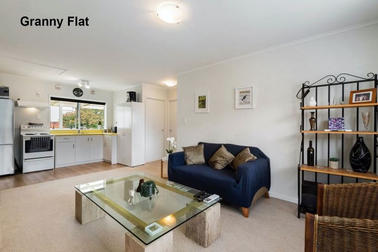 Photo of property in 21 Tui Glen Road, Birkenhead, Auckland, 0626