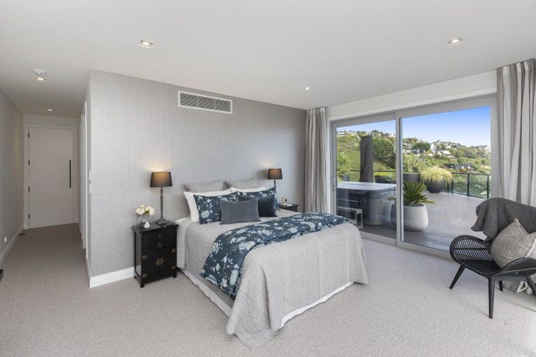 Photo of property in 15 Omeo Crescent, Redcliffs, Christchurch, 8081