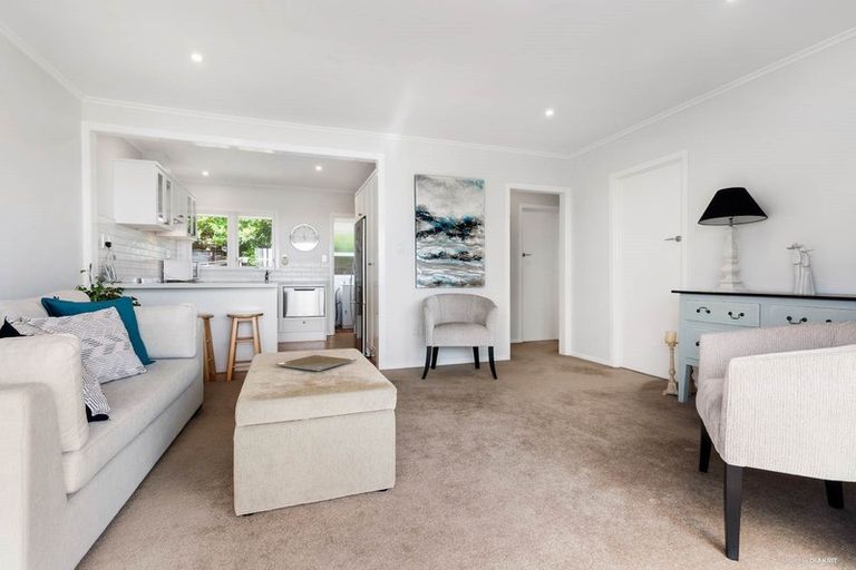 Photo of property in 1/73 Castor Bay Road, Castor Bay, Auckland, 0620