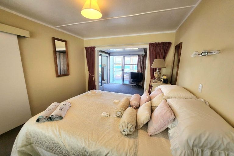 Photo of property in 166 Haven Street, Moeraki, 9482