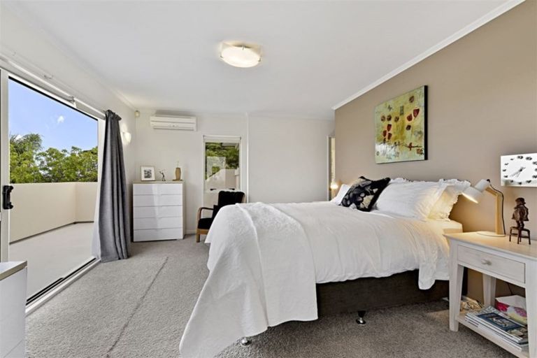 Photo of property in 10 San Lorenzo Rise, Henderson, Auckland, 0612