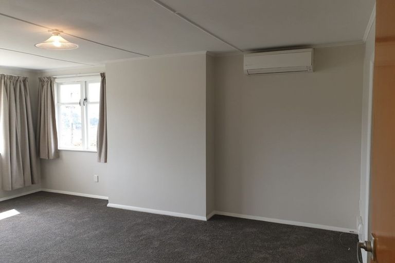 Photo of property in 31 Taylor Terrace, Tawa, Wellington, 5028