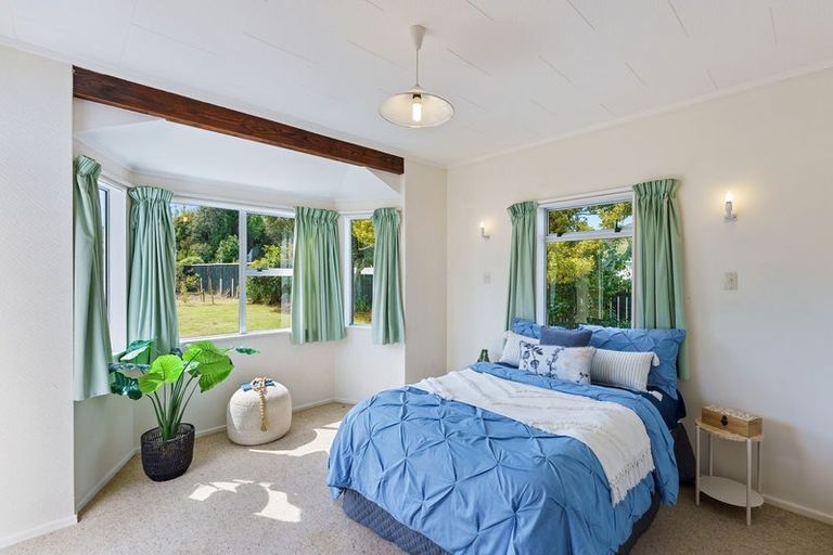 Photo of property in 7 Napier Grove, Waikanae Beach, Waikanae, 5036