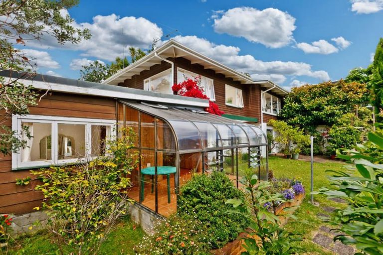 Photo of property in 3 Chevron Place, Castor Bay, Auckland, 0620