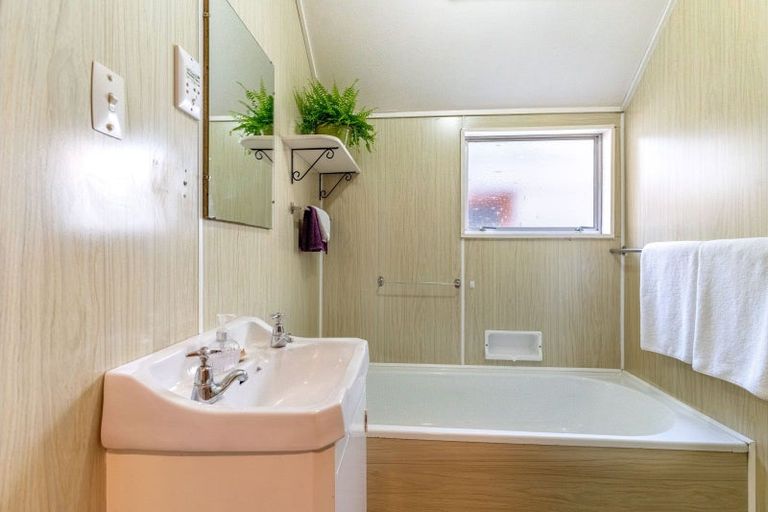 Photo of property in 56d Mackenzie Street, Winton, 9720