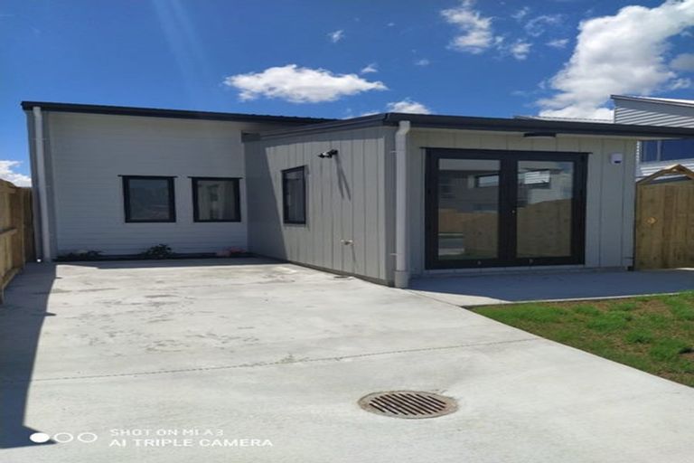 Photo of property in 32 Combat Street, Papakura, 2110