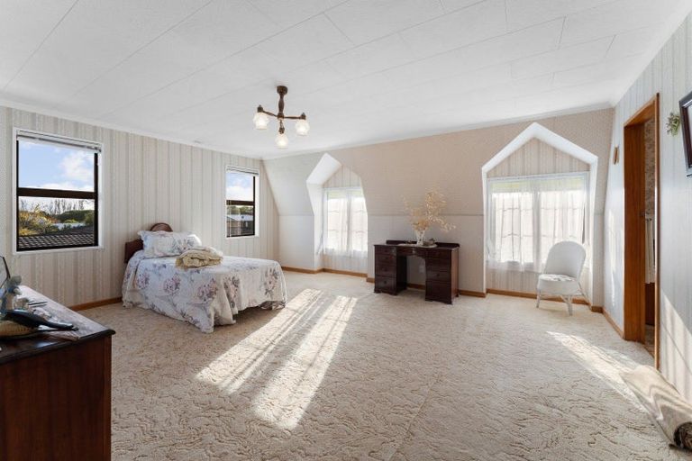 Photo of property in 43 Oriwa Crescent, Otaki, 5512