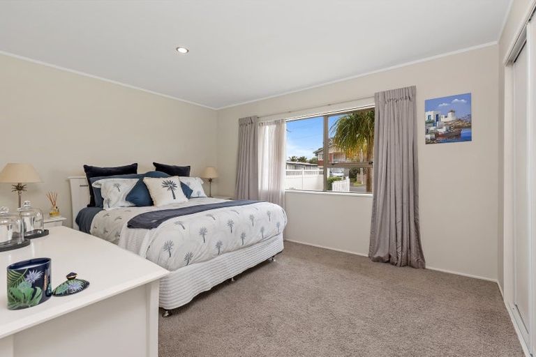 Photo of property in 1/20 Pine Road, Orewa, 0931