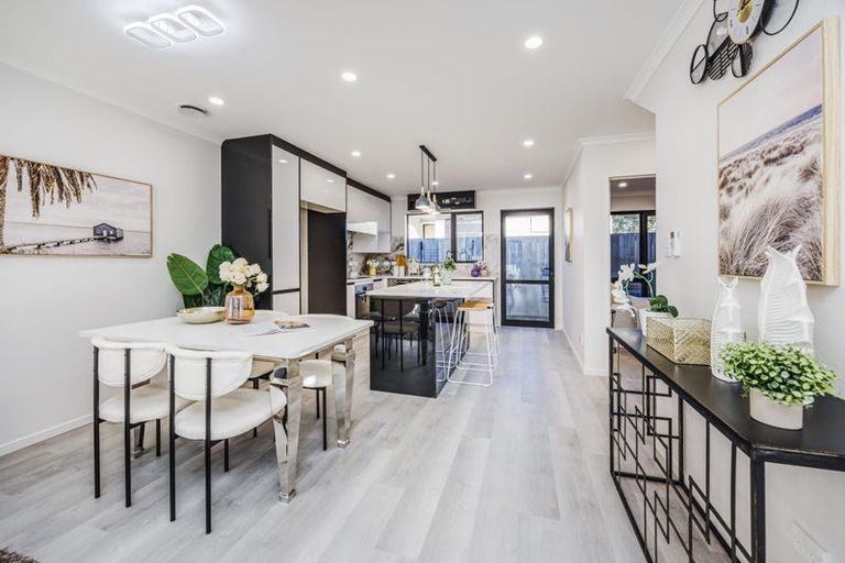 Photo of property in 38b Seymour Road, Sunnyvale, Auckland, 0612