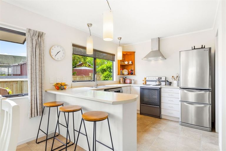 Photo of property in 4150a Great North Road, Glendene, Auckland, 0602