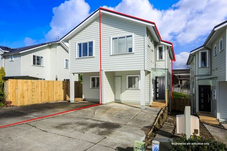 Photo of property in 5/4 John Jennings Drive, Oteha, Auckland, 0632