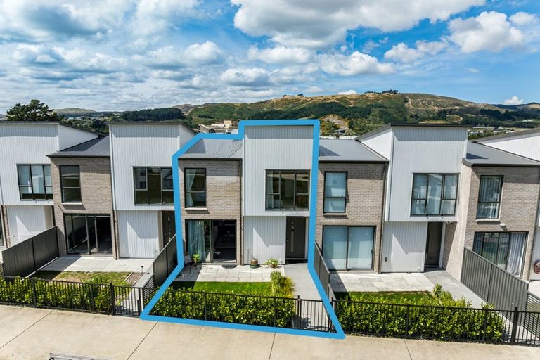 Photo of property in 8 Tokitoki Way, Kenepuru, Porirua, 5022