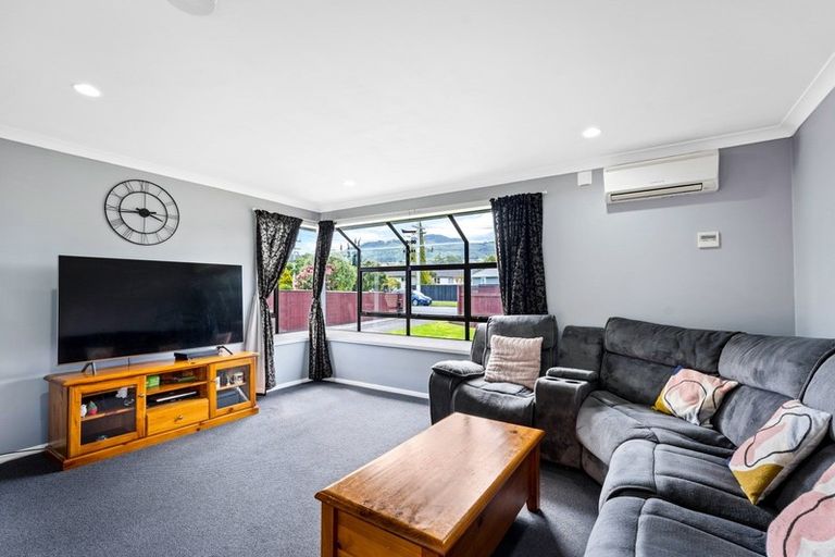Photo of property in 53 Shakespeare Avenue, Trentham, Upper Hutt, 5018