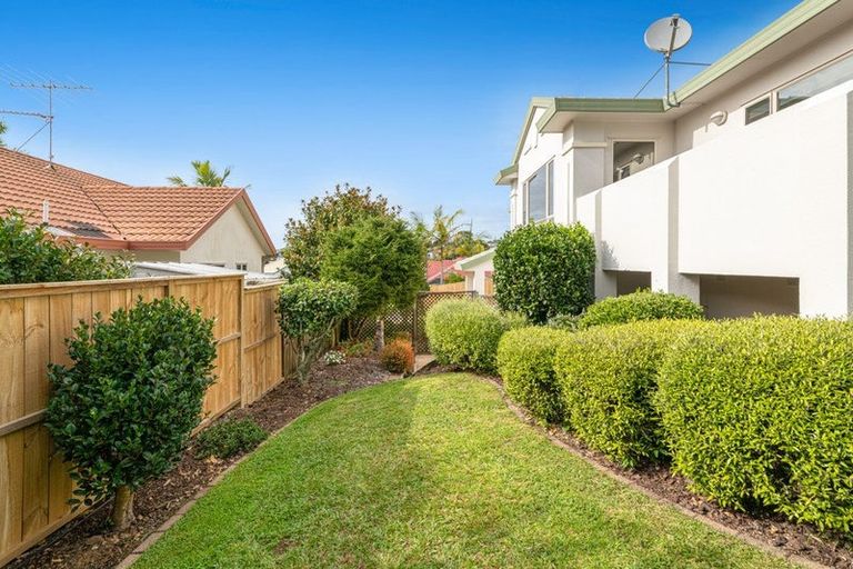 Photo of property in 29 Westminster Gardens, Unsworth Heights, Auckland, 0632