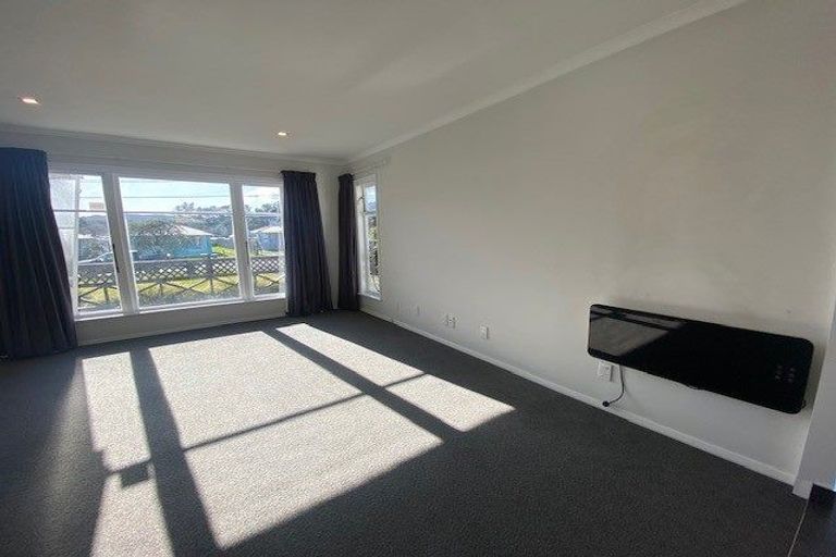 Photo of property in 36 Hinau Grove, Wainuiomata, Lower Hutt, 5014