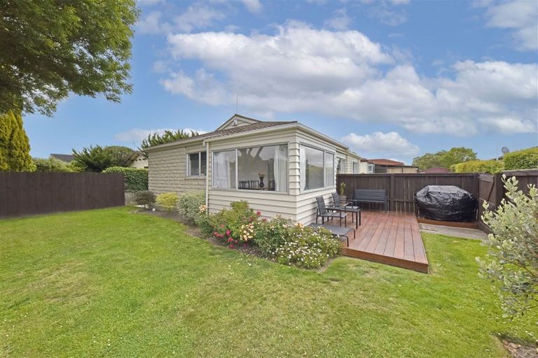 Photo of property in 1/20 Heaphy Place, Casebrook, Christchurch, 8051