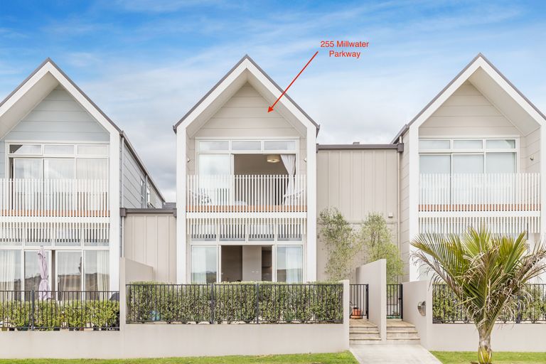 Photo of property in 255 Millwater Parkway, Silverdale, 0932