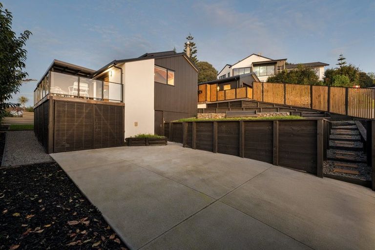 Photo of property in 2 Keam Way, Welcome Bay, Tauranga, 3112