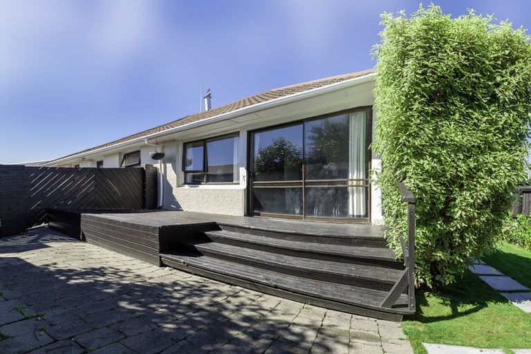 Photo of property in 1/290 Withells Road, Avonhead, Christchurch, 8042