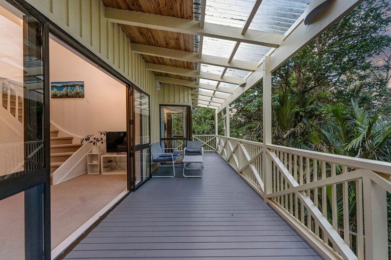 Photo of property in 576c South Titirangi Road, Titirangi, Auckland, 0604