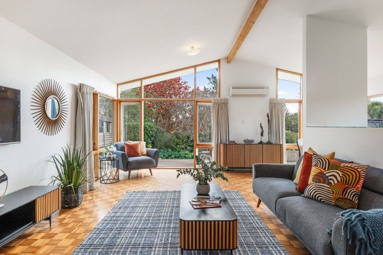 Photo of property in 394 Cashmere Road, Westmorland, Christchurch, 8025