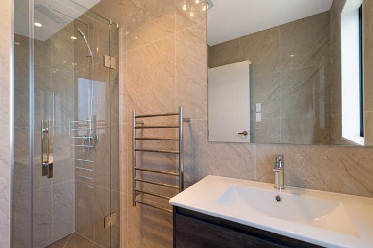 Photo of property in 1/3238 Great North Road, New Lynn, Auckland, 0600