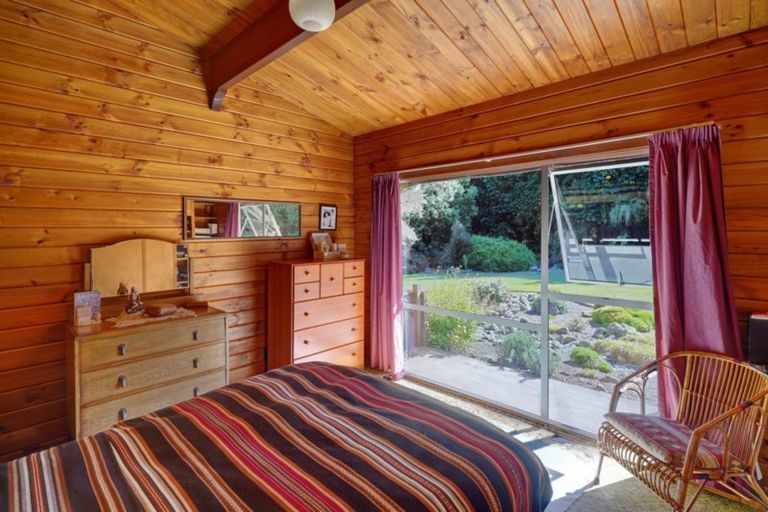 Photo of property in 20 Woodend Road, Woodend, 7610