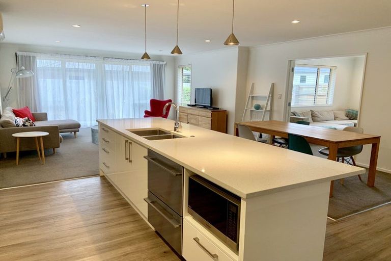 Photo of property in 10 Rollin Street, Heathcote Valley, Christchurch, 8022