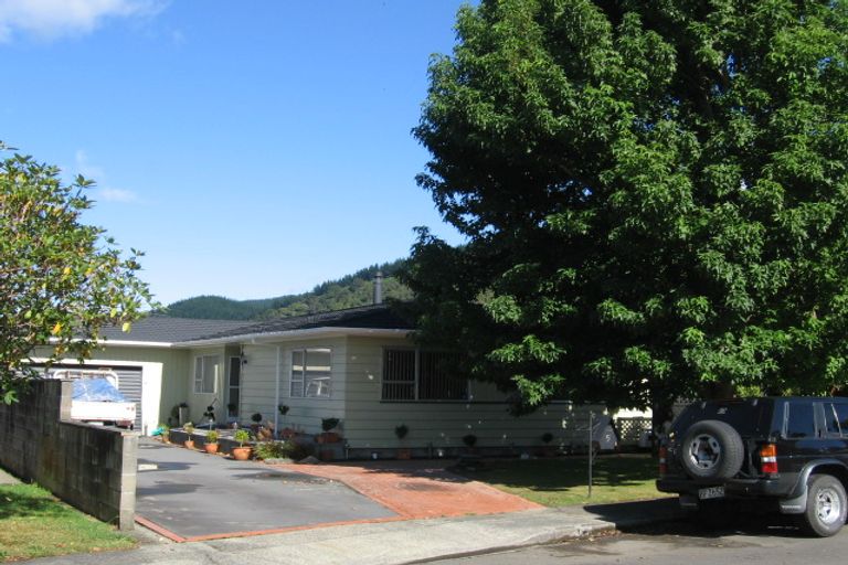 Photo of property in 5 Bailey Grove, Trentham, Upper Hutt, 5018