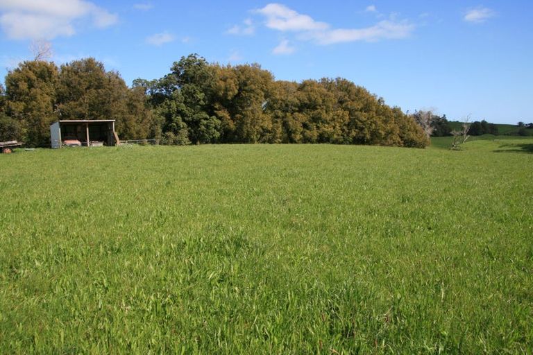 Photo of property in 114 Ackworth Road, Lepperton, New Plymouth, 4373